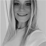 Estudiante de Educación Primaria imparte clases a niños de 6-12 años